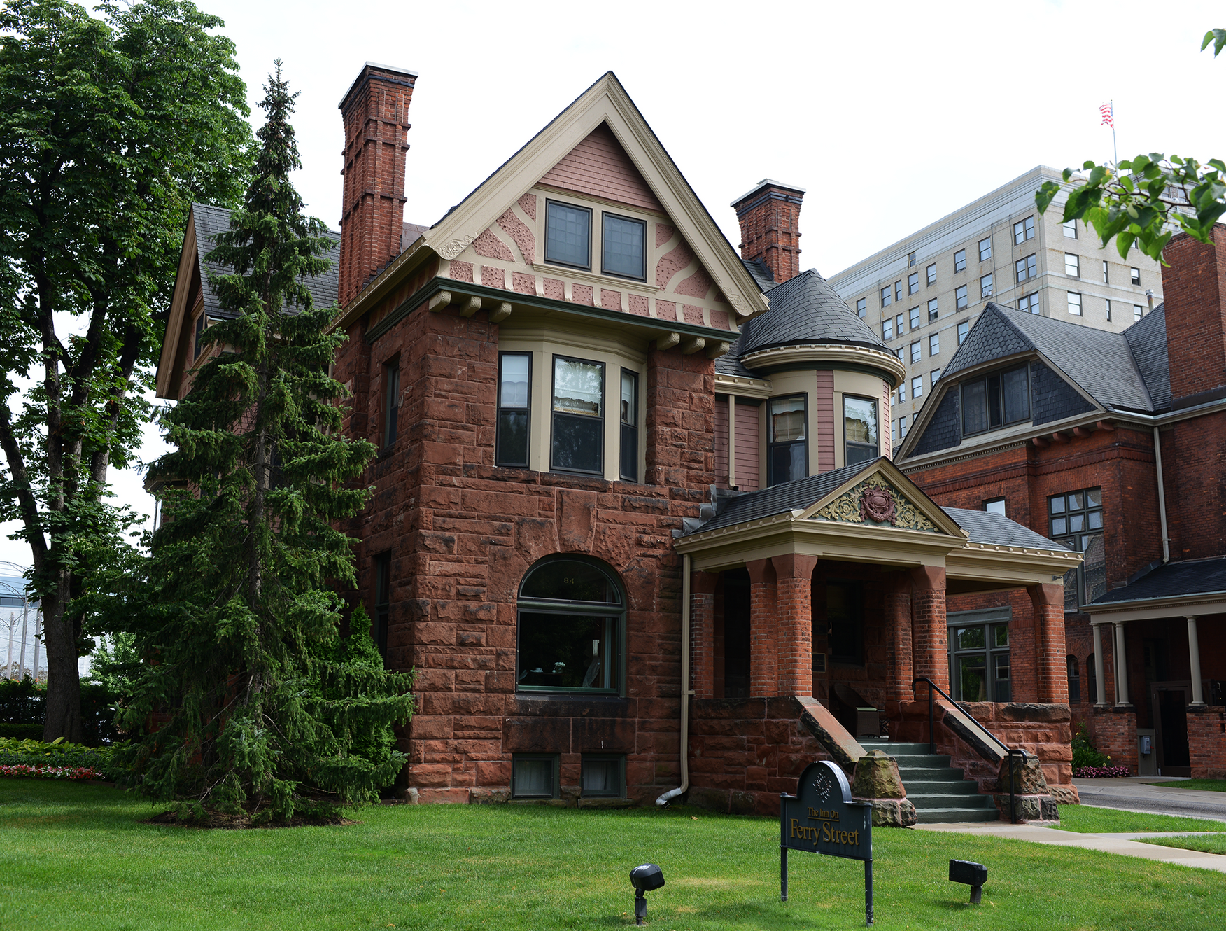The Inn on Ferry Street — haunted_place in Detroit, MI