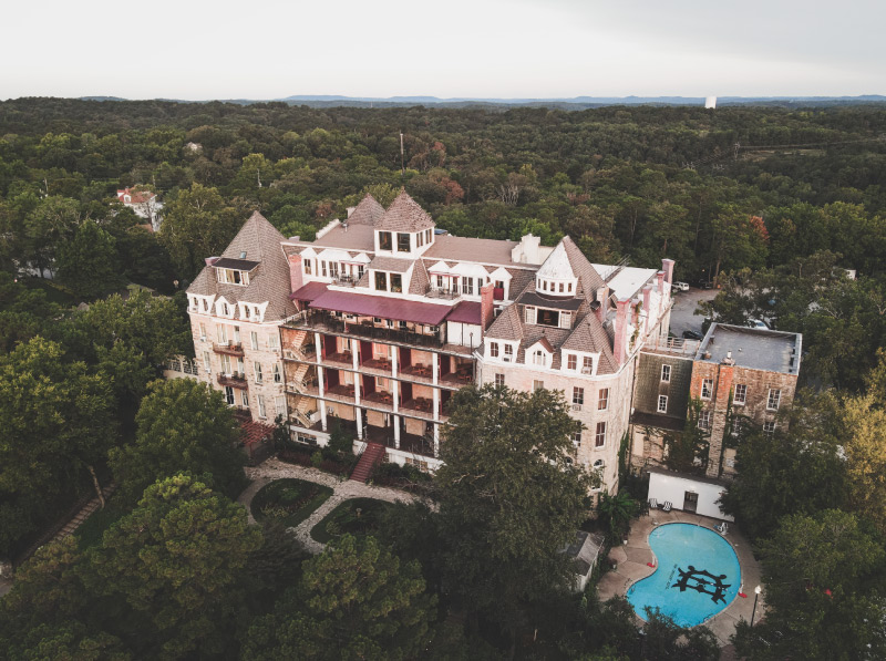 1886 Crescent Hotel & Spa