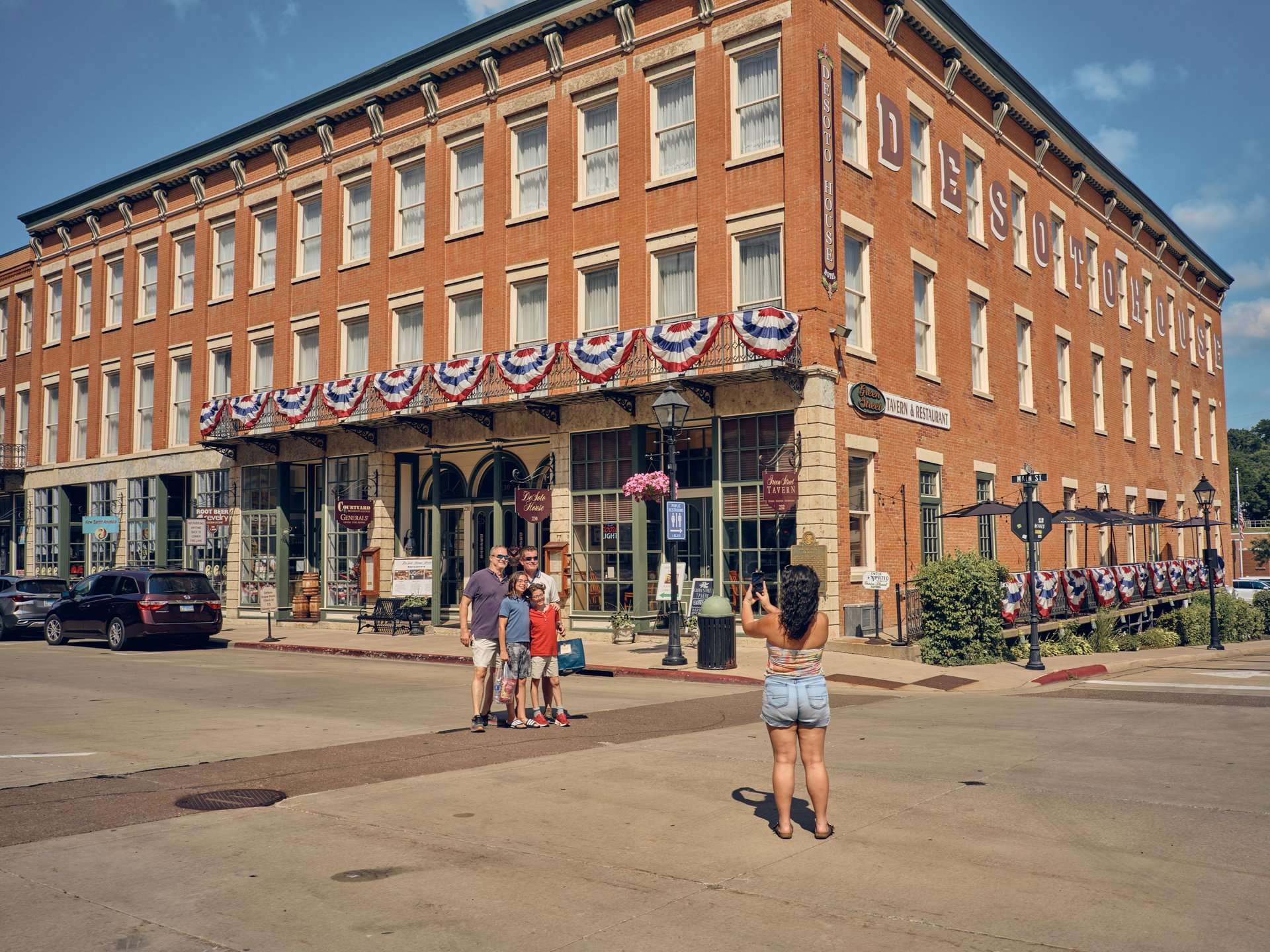 DeSoto House Hotel