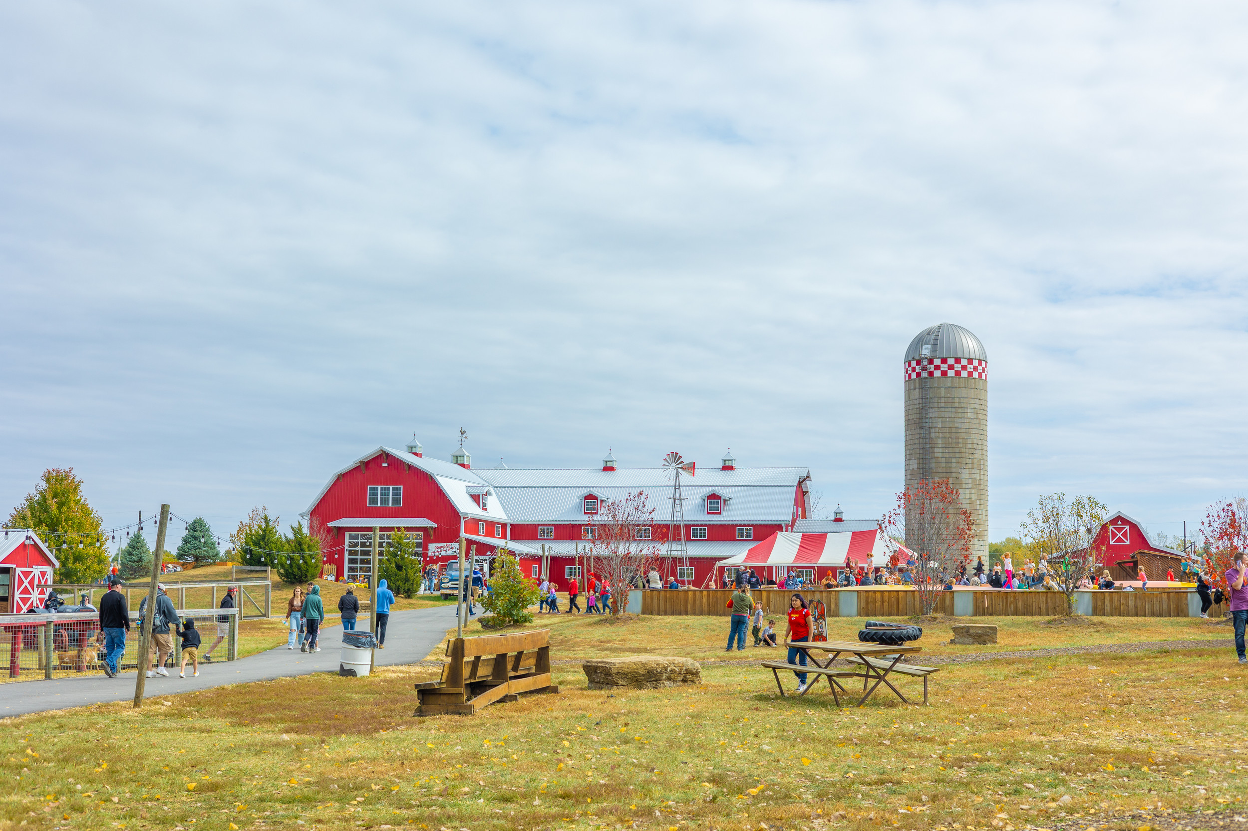 Fun Farm Pumpkin Patch โ farm_fall_attraction in Kearney, MO